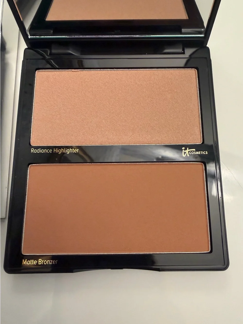 it cosmetics Hello Cheekbones PaletteRadiance highlight Matte bronzer New in box